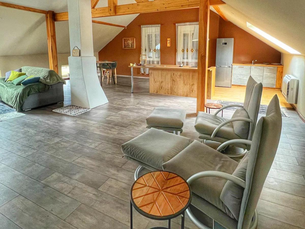Loft Spacieux En Pleine Foret Bining Eksteriør bilde